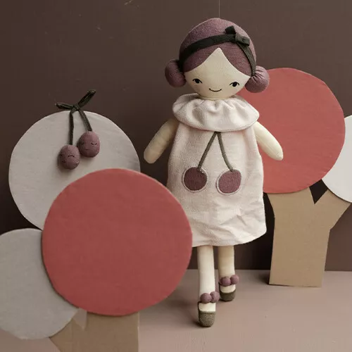 Fabelab Lappenpop Fab Friends - Cherry Pie - 40 Cm 4 Fabelab Lappenpop Fab Friends - Cherry Pie - 40 Cm - Afbeelding 4