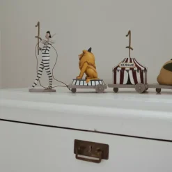 Konges Sløjd Verjaardagstrein - Pierrot -speelgarages, auto's & voertuigen Winkel konges sl jd verjaardagstrein pierrot