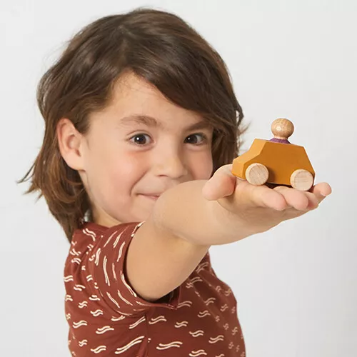 Lubulona Auto Met Poppetje - Okergeel 3 Lubulona Auto Met Poppetje - Okergeel - Afbeelding 3