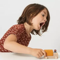 Lubulona Vrachtwagen Met Poppetje - Okergeel 6 Lubulona Vrachtwagen Met Poppetje - Okergeel -speelgarages, auto's & voertuigen Winkel lubulona ochre truck boy square srgb