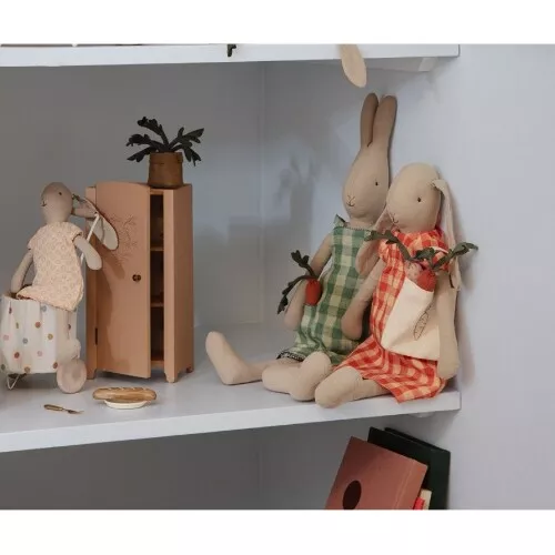 Maileg Poppenkleding Geruite Overall Met Wortel - Knuffelkonijn - Maat 3 3 Maileg Poppenkleding Geruite Overall Met Wortel - Knuffelkonijn - Maat 3 - Afbeelding 3
