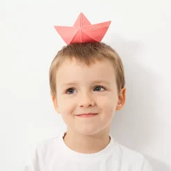 Oli & Carol Bijt- & Badspeelgoed Bootje - Roze 15 Oli & Carol Bijt- & Badspeelgoed Bootje - Roze -speelgarages, auto's & voertuigen Winkel oli carol bijt badspeelgoed bootje roze 6