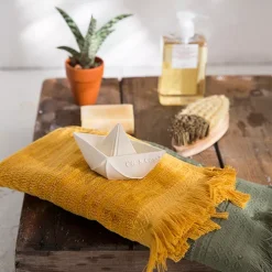 Oli & Carol Bijt- & Badspeelgoed Bootje - Wit 13 Oli & Carol Bijt- & Badspeelgoed Bootje - Wit -speelgarages, auto's & voertuigen Winkel oli carol bijt badspeelgoed bootje wit 9