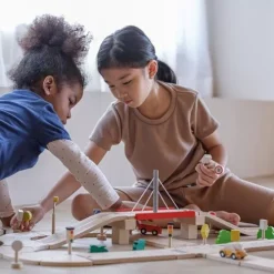 Plan Toys Autoweg Road System 12 Plan Toys Autoweg Road System -speelgarages, auto's & voertuigen Winkel plan toys autobaan road system 5